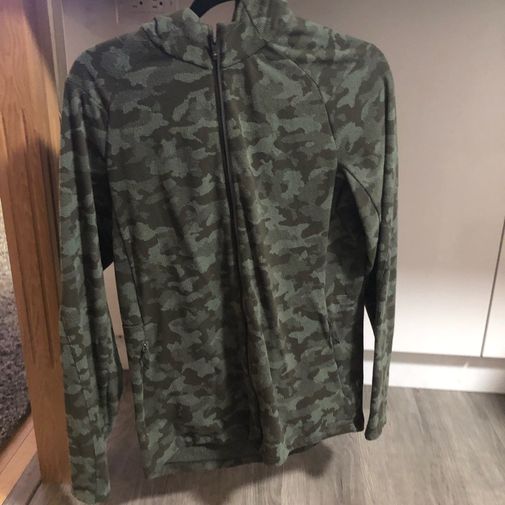 Men’s size small Lululemon zip up in green camo